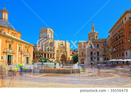 Valencia Fountain Rio Turia on Square  39356478