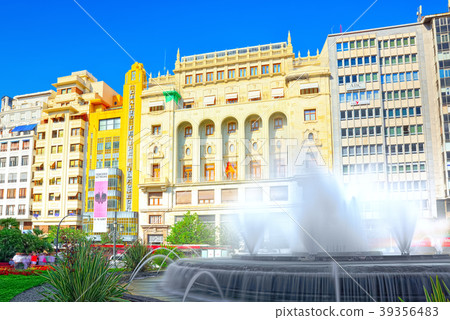 Fountain on Modernism Plaza of the City Hall 39356483