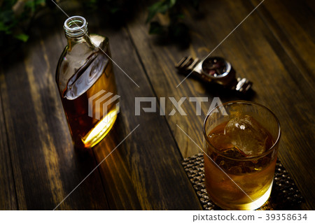 whisky whisky 39358634