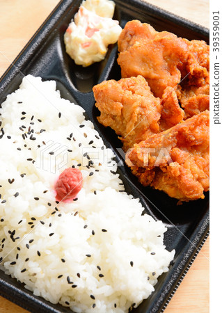 美味的油炸午餐盒 美味的油炸午餐盒 39359001