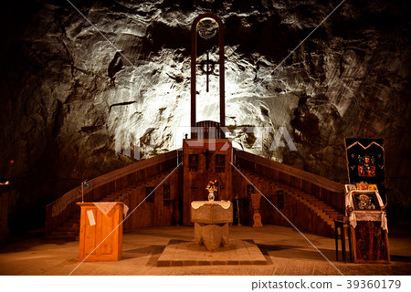 Church inside salt mine Church inside salt mine 39360179