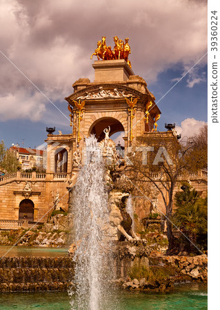 Parc de la Ciutadella - Fountain and Quadriga 39360224