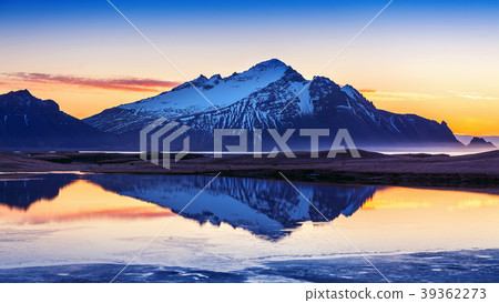 Vestrahorn mountains at sunrise in Stokksnes Vestrahorn mountains at sunrise in Stokksnes 39362273