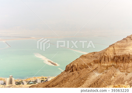 Beautiful view from desert mountain on dead sea 39363220