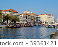 Canal with boats in Aveiro, Portugal 39363421