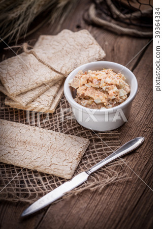Homemade sandwiches with crisp bread, tuna and egg Homemade sandwiches with crisp bread, tuna and egg 39364384