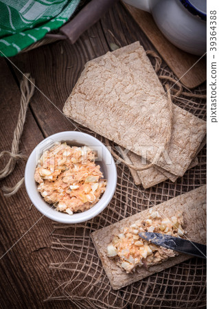 Homemade sandwiches with crisp bread, tuna and egg Homemade sandwiches with crisp bread, tuna and egg 39364388