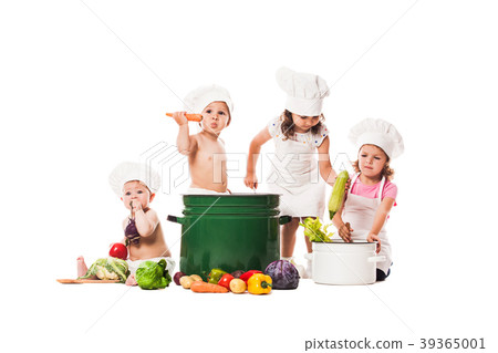 Kids play cook Kids play cook 39365001
