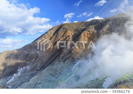 Hakone_Owakudani that raises smoke 39366278