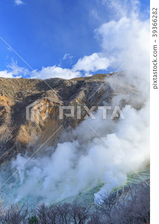 Hakone_Owakudani that raises smoke 39366282