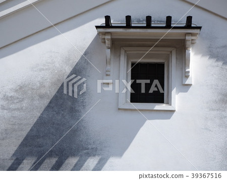 Store window 39367516
