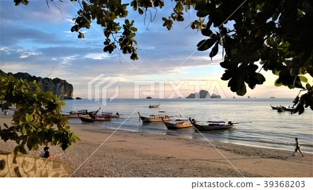 在Krabi,泰國的日落 在Krabi,泰國的日落 39368203