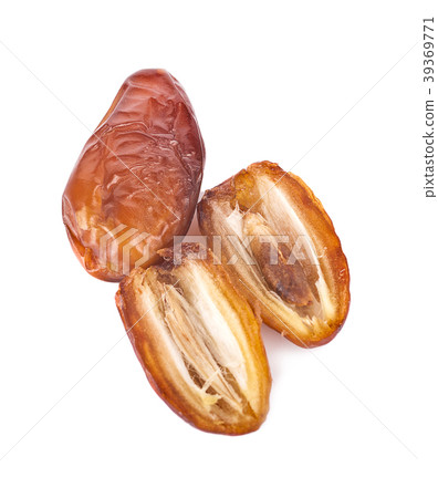dried fruits from date palm isolated on white 39369771