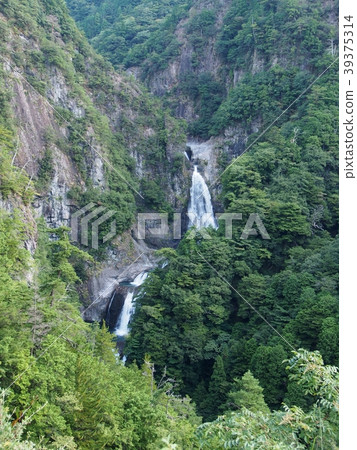 Immovable seven heavy waterfall Immovable seven heavy waterfall 39375314