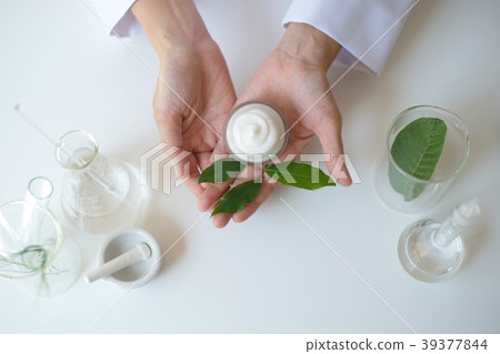scientist hand pour,drop oil or serum laboratory scientist hand pour,drop oil or serum laboratory 39377844