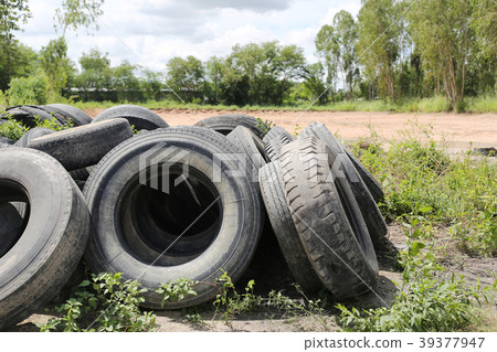 Old tire wheels. Old tire wheels. 39377947