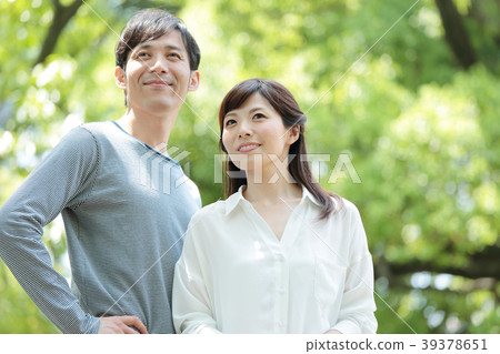 新的綠色中間夫婦 39378651