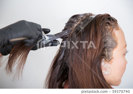 Apply a color agent 39378740