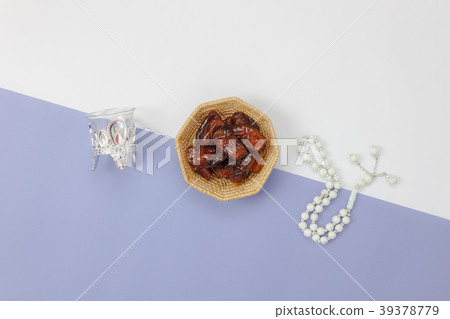 Table top view of decorations Ramadan Kareem 39378779