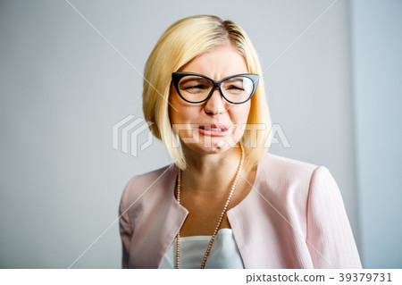 Young blonde woman Young blonde woman 39379731