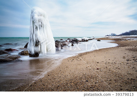 Winter on shore of the Baltic Sea in Kuehlungsborn Winter on shore of the Baltic Sea in Kuehlungsborn 39379813