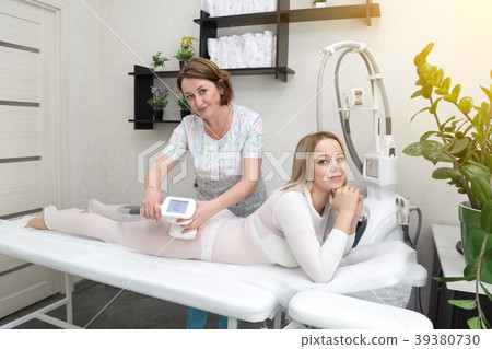 Reset body weight with LPG massage. Reset body weight with LPG massage. 39380730