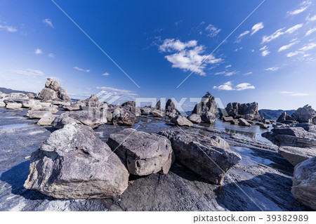 Bridge pile rock near view 39382989