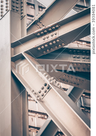 Bridge frame closeup 39384081