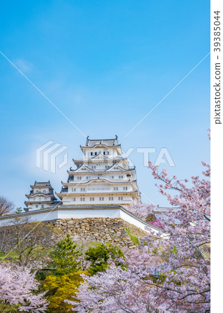Himeji Castle in spring Himeji Castle in spring 39385044