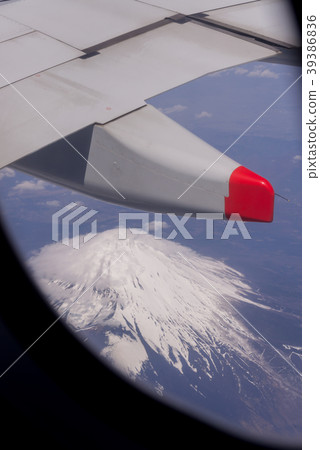 view of fuji mountain and wing of the air plane 39386836