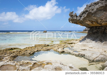 海洋沙子海灘Okinoerabu-jima風景 39386913