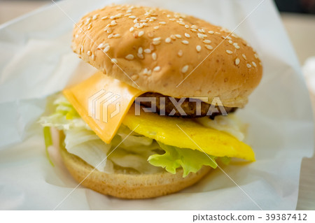 Cheese chicken burger 39387412