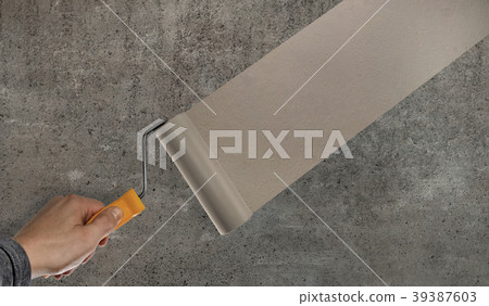 putting stucco gray concrete slab 39387603