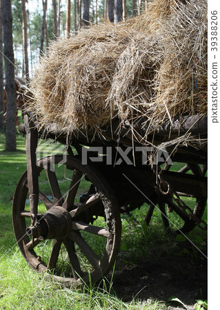 Straw bales on a cart 39388206