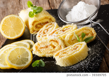 Homemade lemon cake with fruit cream Homemade lemon cake with fruit cream 39389705