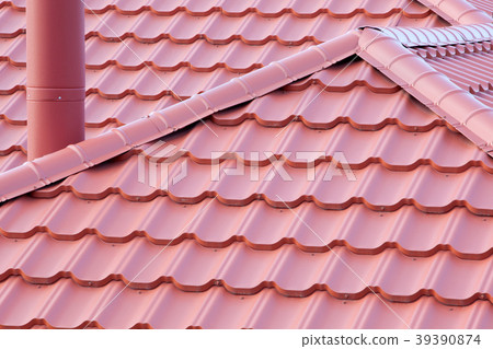 Tiled roof 39390874