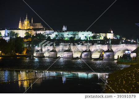 Beautiful Cityscape of Prague at night with Charle Beautiful Cityscape of Prague at night with Charle 39391079
