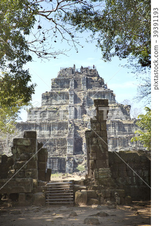 Koh Ker temple complex, death pyramid Prasat Prang 39391193