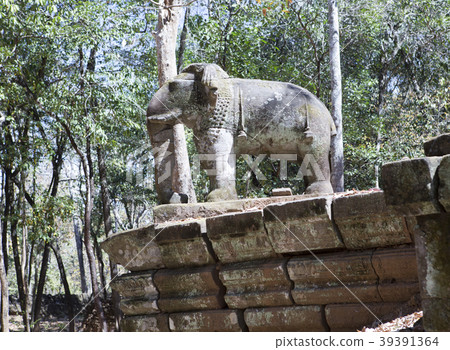 Prasat Damrei (means "Elephant temple") ruin in th Prasat Damrei (means "Elephant temple") ruin in th 39391364