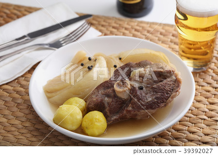 Farikal, the Sheep In Cabbage 39392027