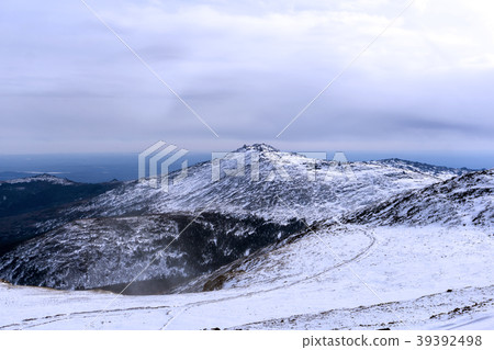 winter mountain landscape of the Northern Urals 39392498