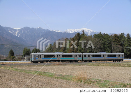 Oito Line Spring位於阿爾卑斯山北部 Oito Line Spring位於阿爾卑斯山北部 39392955