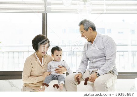 育兒,祖父,祖母,孫子,韓國人 育兒,祖父,祖母,孫子,韓國人 39393697