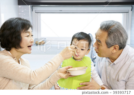 育兒，祖父，祖母，孫子，韓國人 39393717