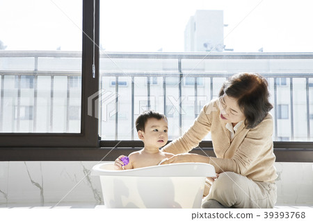 Parenting, grandmother, grandchild, Korean Parenting, grandmother, grandchild, Korean 39393768