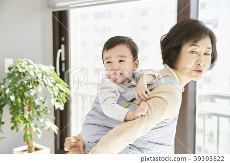 育兒,祖母,孫子,韓國人 育兒,祖母,孫子,韓國人 39393822