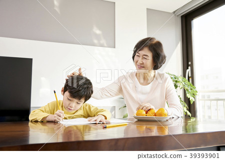 育兒,祖母,孫子,韓國人 育兒,祖母,孫子,韓國人 39393901