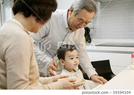 Parenting, Grandfather, Grandmother, Grandson, Korean 39394104