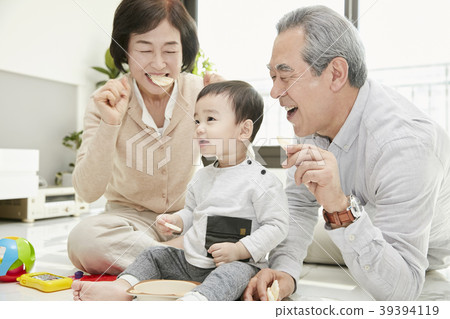 Parenting, Grandfather, Grandmother, Grandson, Korean 39394119