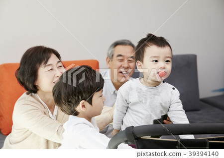 育兒,祖父,祖母,孫子,韓國人 育兒,祖父,祖母,孫子,韓國人 39394140